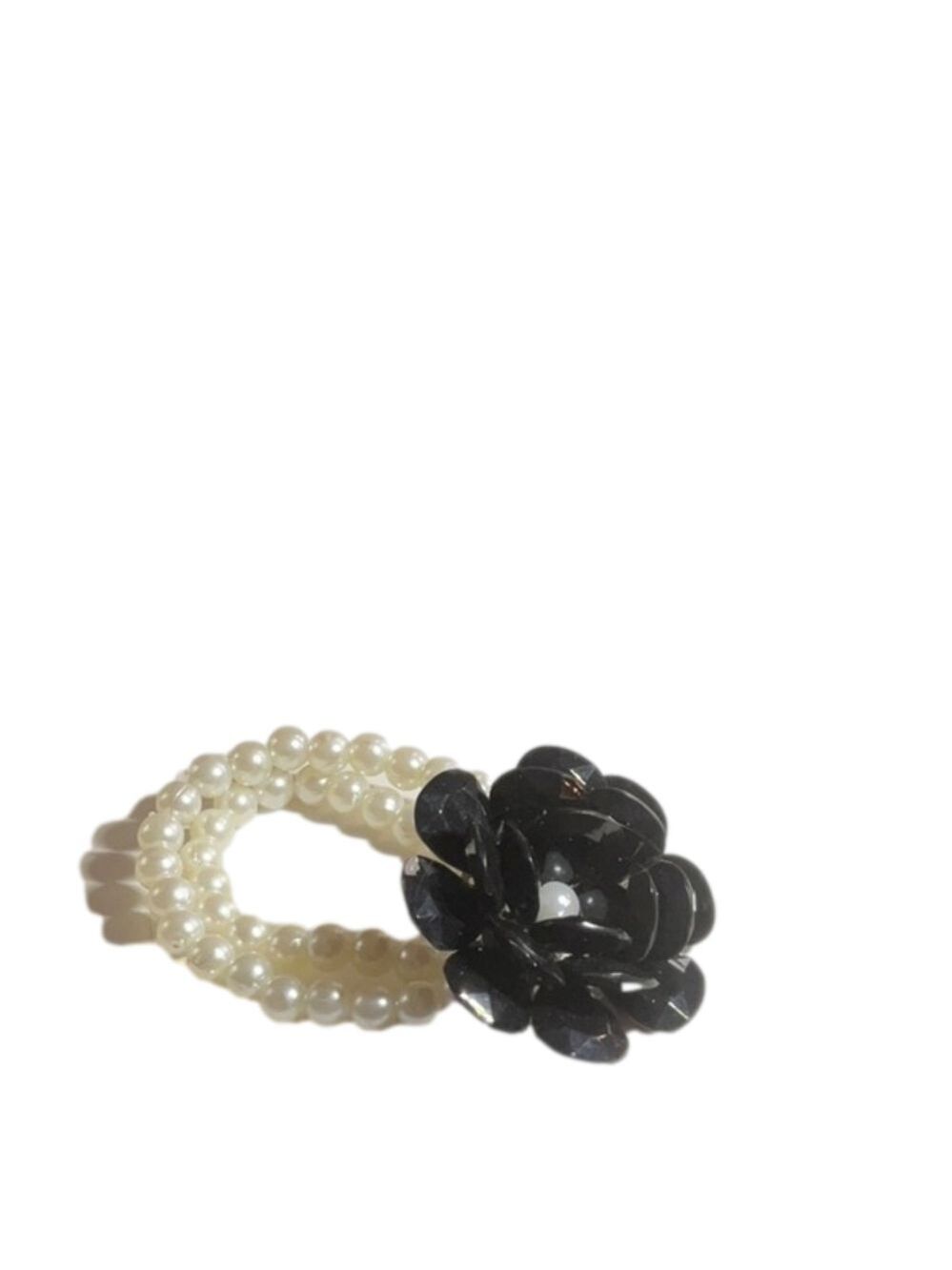Double Strand Pearl Bracelet Black Flower
